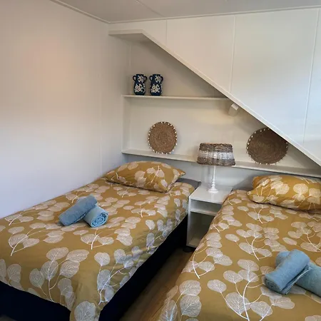 Appartamento Aan Zee Met Dakterras Rust En 250 M *